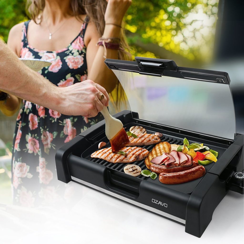 Grillen auf dem Balkon der kleine Elektrogrill für ungetrübten